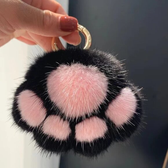 2/$30 Fluffy Paw Print Keychain & Bag Charm Mink Faux Fur Pink/Black NWT - Picture 5 of 6